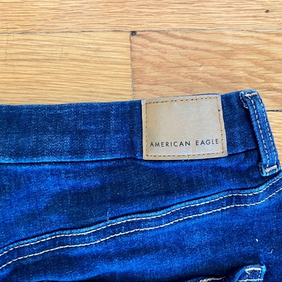 American Eagle Curvy Hi-Rise Denim Short Short 6 - Picture 3 of 6
